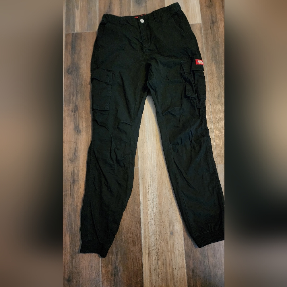 Dickies cargo/joggers in size 3/26
